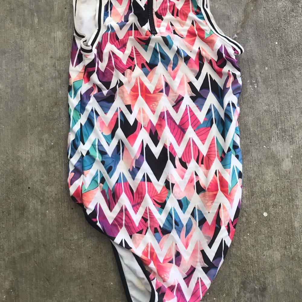 Bathing suit - Picture 4 of 5